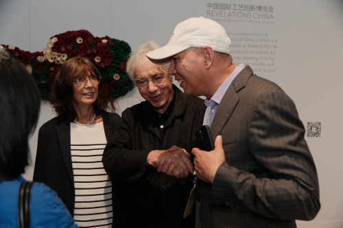 突破千年传承：高温合成矿物岩彩艺术的当代转译