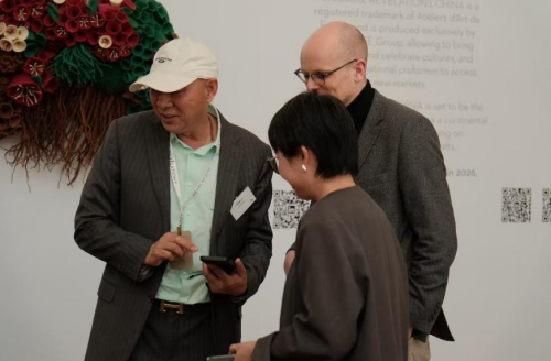 重磅｜骆宝华高温岩彩艺术闪耀巴黎双年展