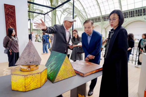 重磅｜骆宝华高温岩彩艺术闪耀巴黎双年展