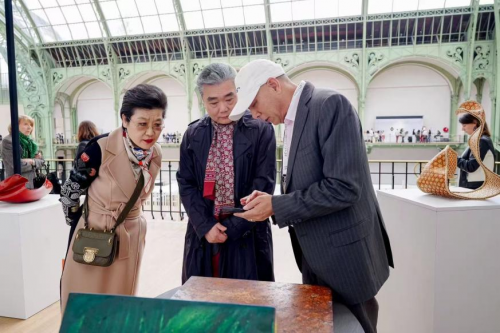 重磅｜骆宝华高温岩彩艺术闪耀巴黎双年展