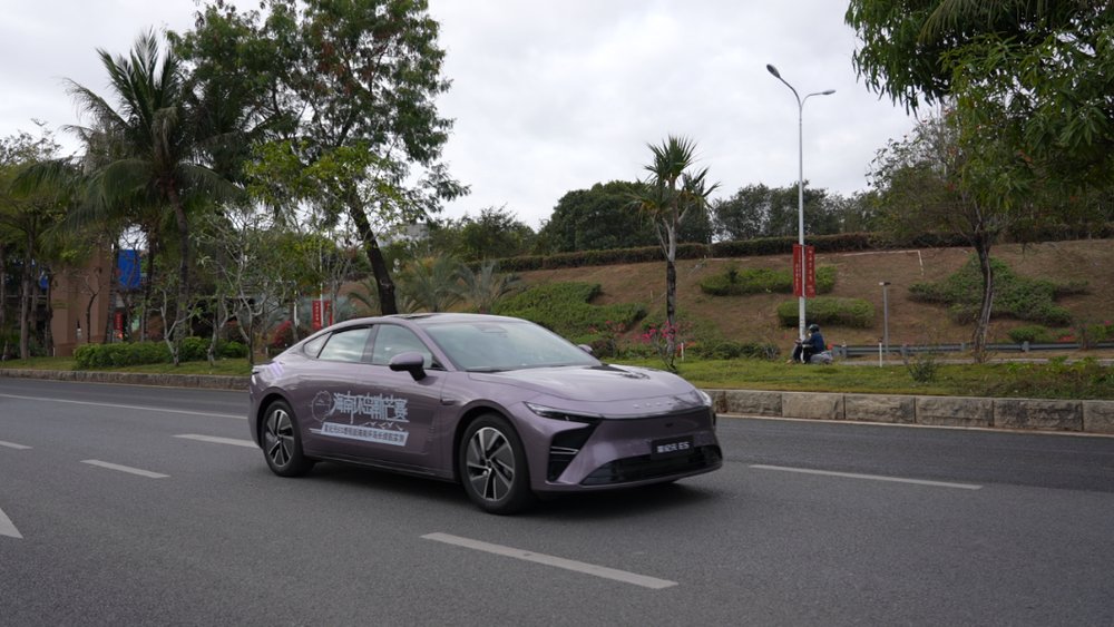 全球第一综合续航里程1645km，星纪元ES增程把续航卷到了“天花板”