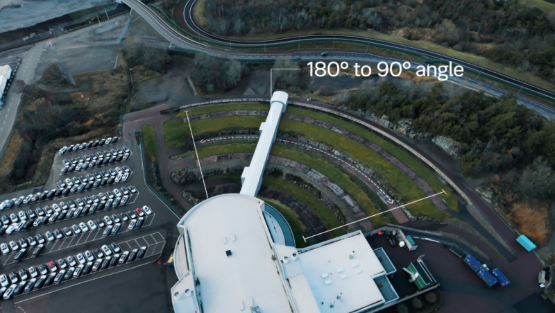 沃尔沃安全中心25周年：三辆电车公开首撞，实力再证安全巅峰