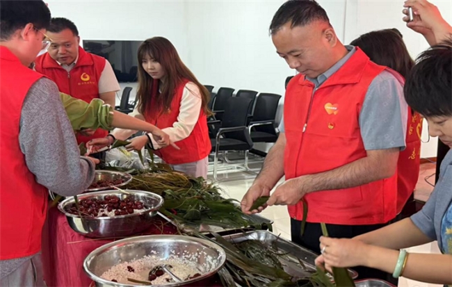 平安产险陕西分公司开展“为民办实事”专项活动,践行消保为民初心