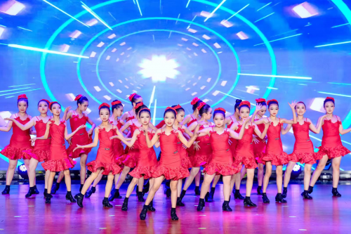 领异卅载 标新百年  ——枫叶教育集团30周年校庆庆典暨重庆校区校庆及教育成果展示活动