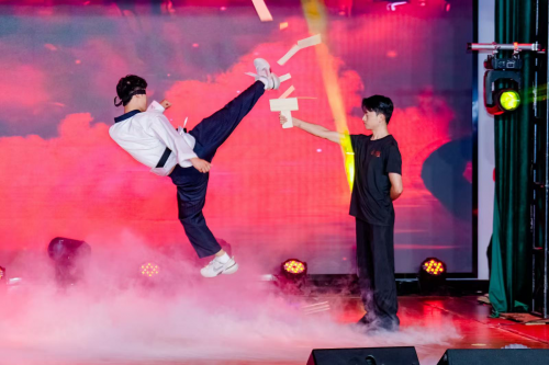 领异卅载 标新百年  ——枫叶教育集团30周年校庆庆典暨重庆校区校庆及教育成果展示活动