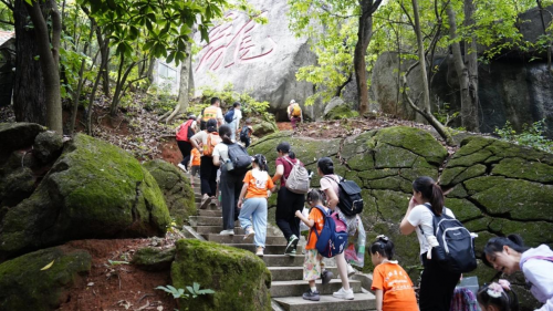大爱守护浇灌童真,温情传递不负年少——第六次“幼吾幼以及人之幼”全国公益活动圆满收官 用公益活动打开体验式教育新思路