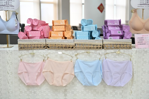 古今2025订货会盛大启幕 “简约新章”奏响时尚新声