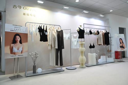 古今2025订货会盛大启幕 “简约新章”奏响时尚新声