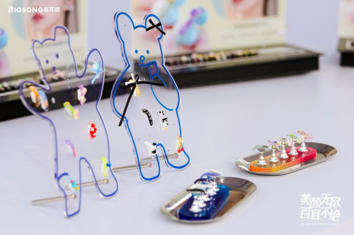 磁吸换装+光影律动，百耳颂DIY - Fashion 美颜耳机重新定义穿戴美学