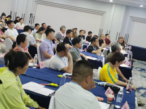 新能同源   以金色品质点亮绿色未来