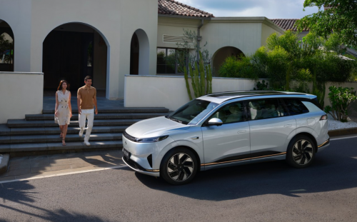 20万预算，适合家用的6座SUV？eπ008值得考虑