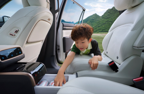 left为什么说eπ008是20万内最适合家用的大六座SUV？-第5张图片-奈飞网