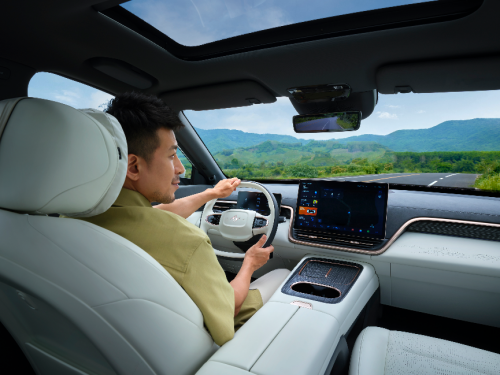 20万内6座SUV华山论剑：东风奕派eπ008对比零跑C16