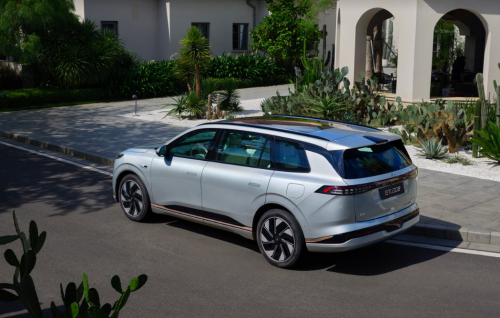 ‌家庭出行新选择：eπ008，20万内六座SUV最优解‌