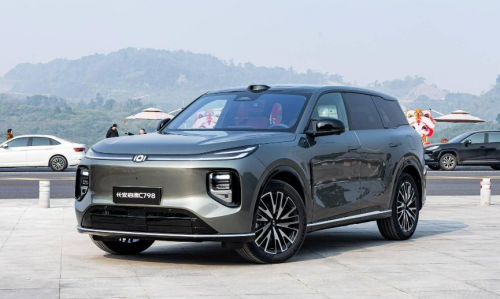 ‌2025年家庭用车首选：启源Q07与东风奕派eπ008深度测评‌