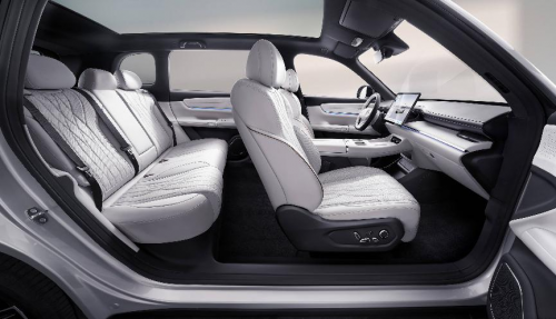 ‌2025年家庭用车首选：启源Q07与东风奕派eπ008深度测评‌