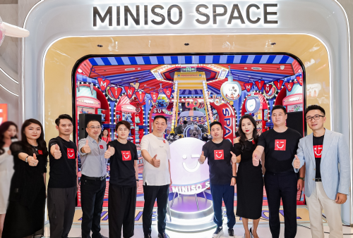 潮奢融合大作，名创优品全球首个MINISO SPACE亮相南京德基