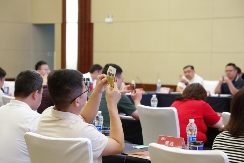卫龙开放工厂迎媒体,以透明工厂构建行业信任新范本