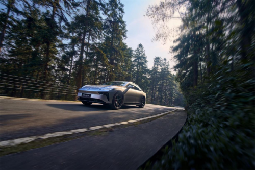 ‌年轻人的电车梦：东风奕派eπ007，15万级性价比之王‌