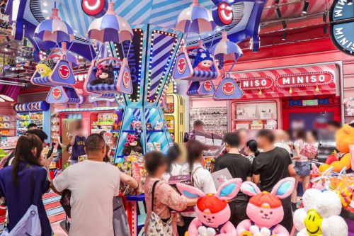 顶奢商圈的中国面孔：名创优品靠什么站稳脚跟？