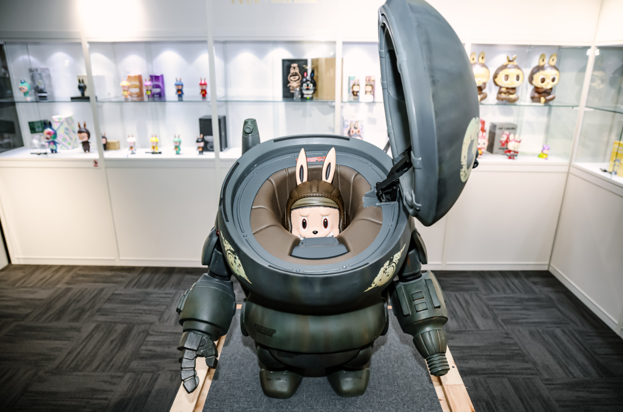 75.9 万落槌 LABUBU！投资大佬岳彬用资本解码中国 IP 的世界溢价密码