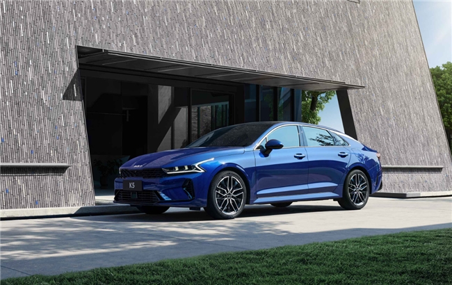 十几万价位的新选择：2025款起亚K5全面升级