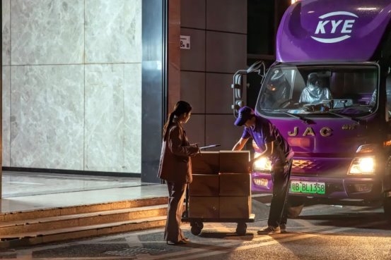 顺丰都在学！跨越速运到底牛在哪？