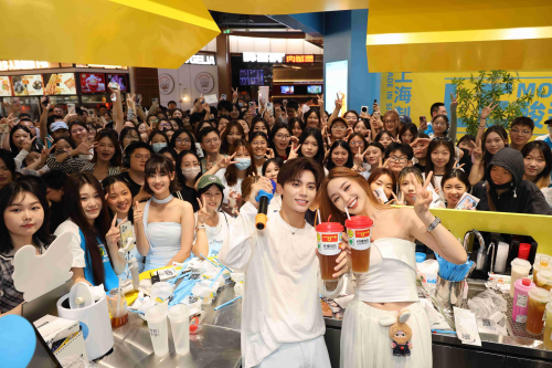 从柠檬茶到全品类健康茶饮，柠檬向右新品牌“向右手作”南京首店开业