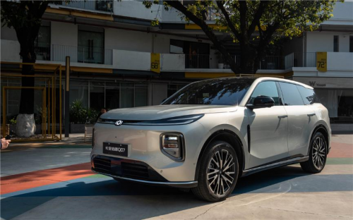 启源Q07vs东风奕派eπ008：谁才是20万内大5座SUV的空间与舒适标杆？