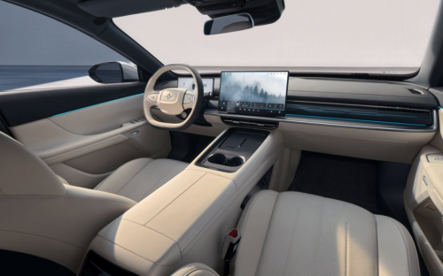 15万预算，年轻人的第一台电怎么选？2025款东风奕派007或许是最优解