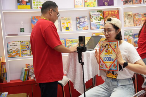 乐乐趣2025 CBME圆满收官，人气IP“莉莉兰的小虫虫”首度开放授权