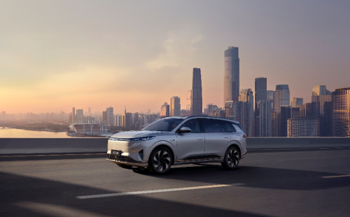 20万内家庭之选，东风奕派eπ008大空间SUV解析