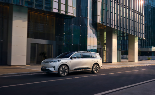 20万内家庭之选，东风奕派eπ008大空间SUV解析