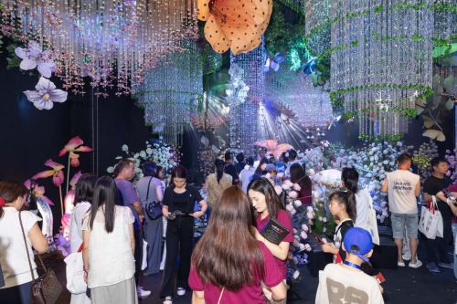 2025汇展雅昌·秋交会今日在杭州大会展中心盛大开幕，开启空间美学产业新征程