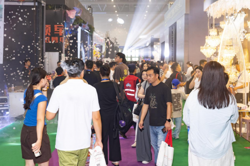 2025汇展雅昌·秋交会今日在杭州大会展中心盛大开幕，开启空间美学产业新征程