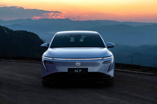 ‌价格与安全并重‌：10-15万区间‌最值得信赖‌的三款新能源轿车