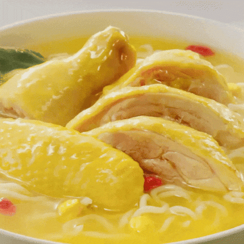 听着周深“纯鲜”好歌，手里这碗鸡汤更香了......