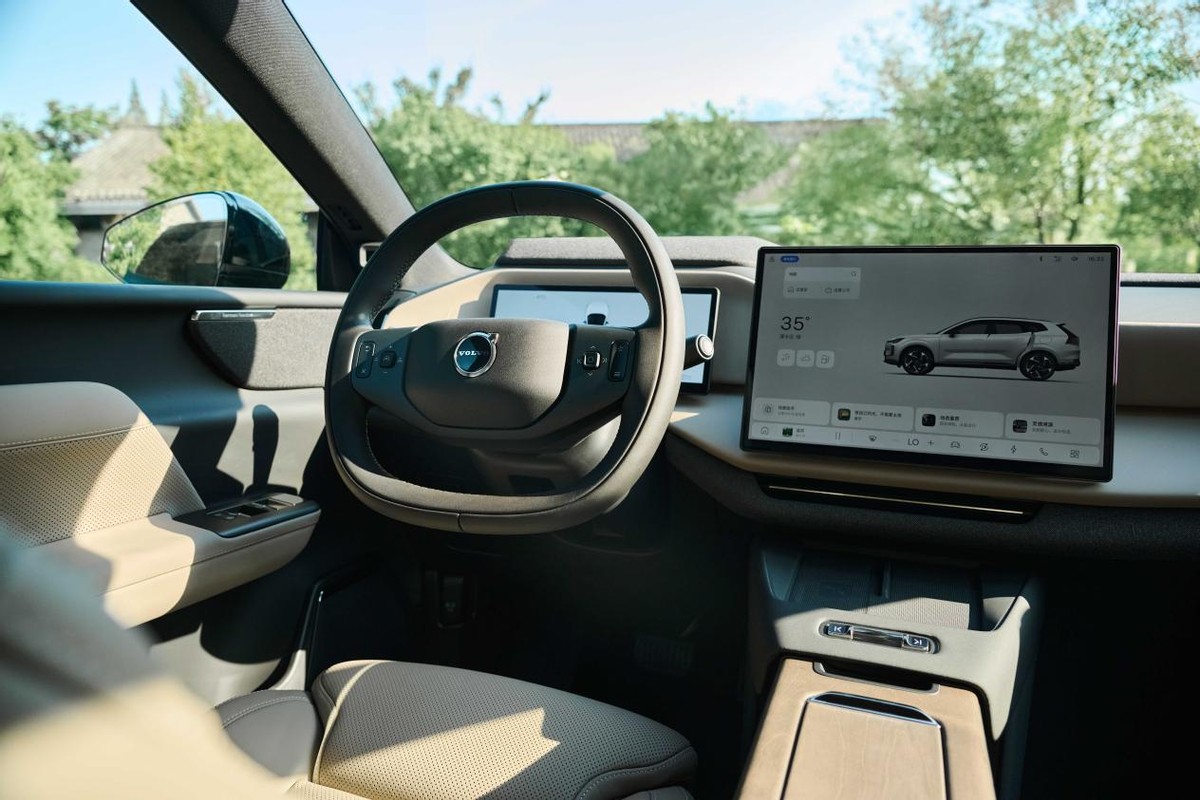 7种配色任选！沃尔沃全新XC70预售价29.99万元起，备受青睐