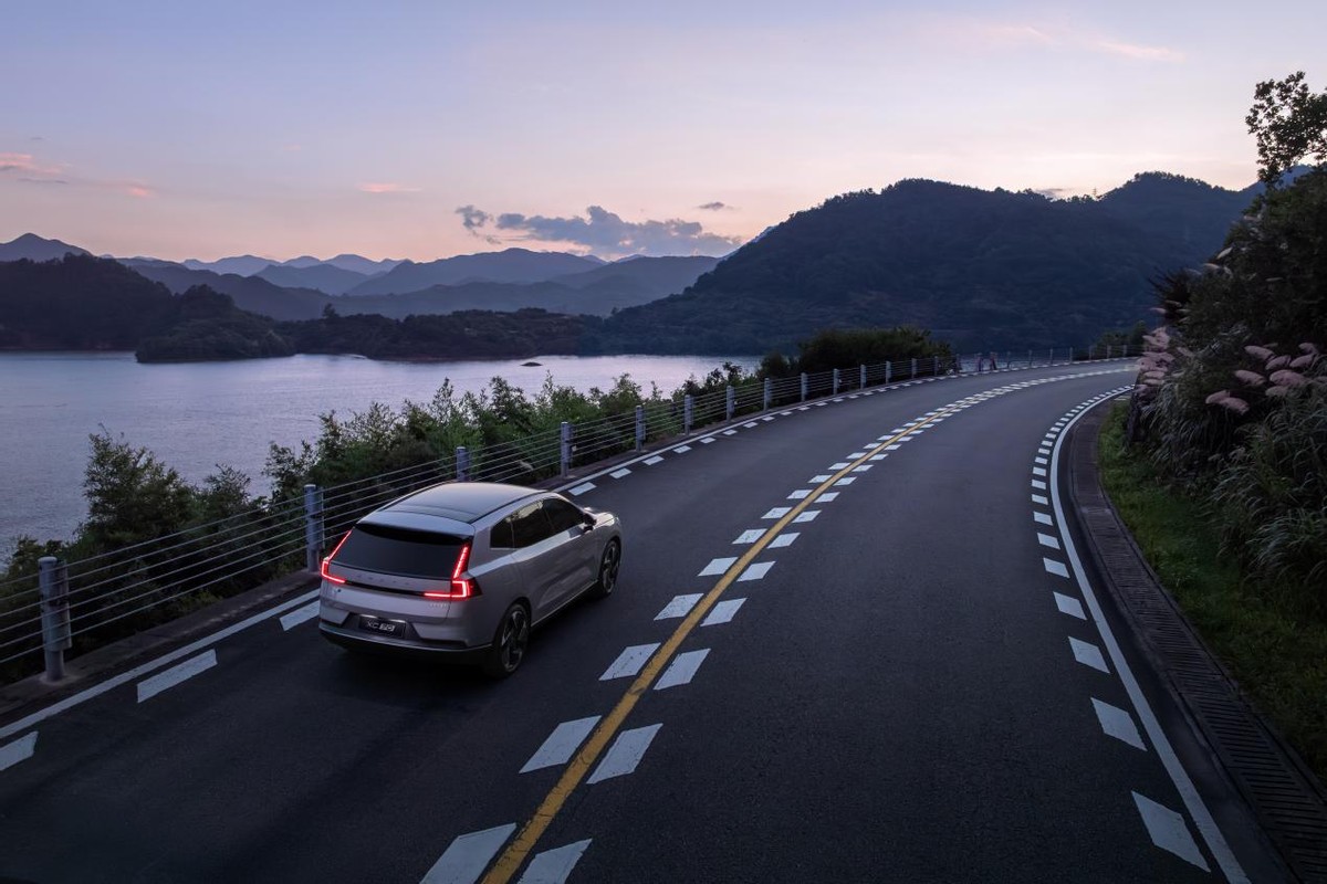 7种配色任选！沃尔沃全新XC70预售价29.99万元起，备受青睐