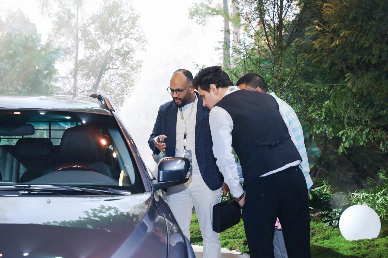 北欧极简智舱!沃尔沃全新XC70预售价29.99万元起,舒适体验拉动订单攀升