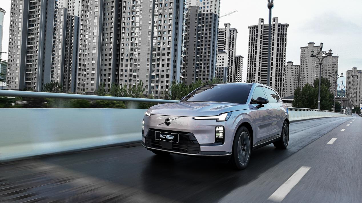 北欧极简智舱!沃尔沃全新XC70预售价29.99万元起,舒适体验拉动订单攀升