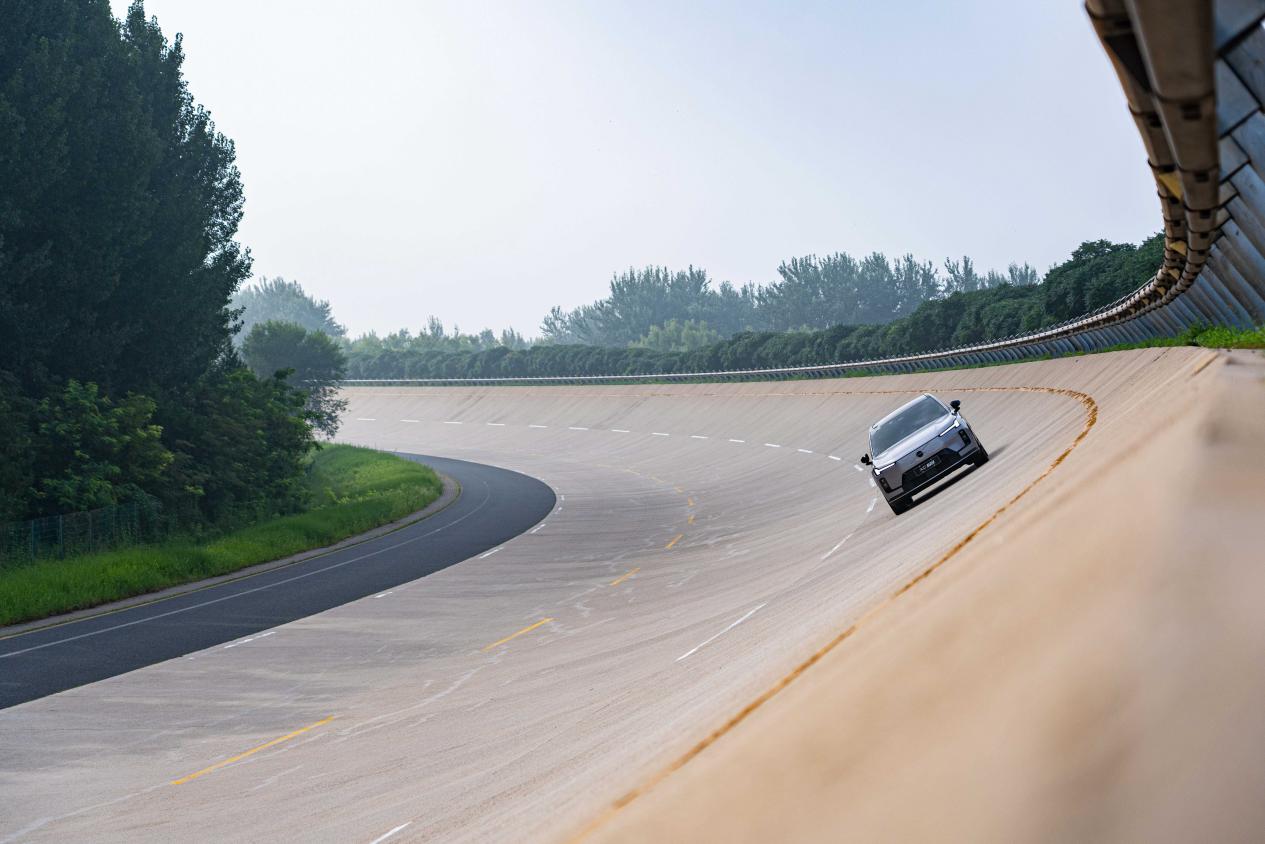 北欧极简智舱!沃尔沃全新XC70预售价29.99万元起,舒适体验拉动订单攀升