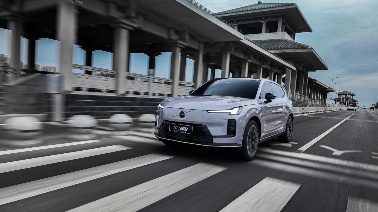 北欧极简智舱!沃尔沃全新XC70预售价29.99万元起,舒适体验拉动订单攀升