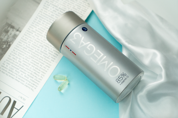 Pharmatech极光态深海鱼油登顶抖音海外膳食榜单品冠军！商家榜斩获亚军！