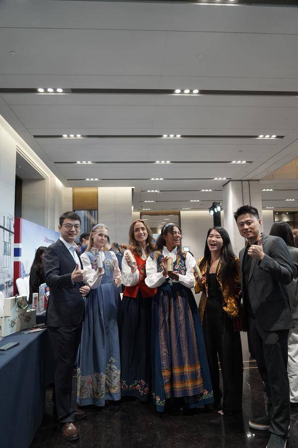 丹维斯亮相挪威国庆日活动展览 | 展现北欧健康科技新势力