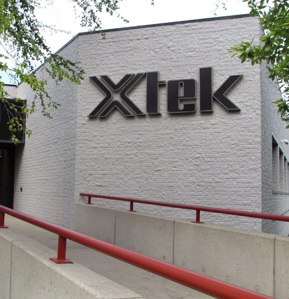 【科技投资的智慧：金链资本布局X-Tek与AlphaEdge实现8倍回报】