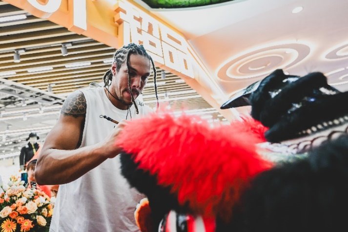 从大连到吉隆坡：361°品牌代言人阿隆·戈登亚洲篮球文化之旅圆满收官