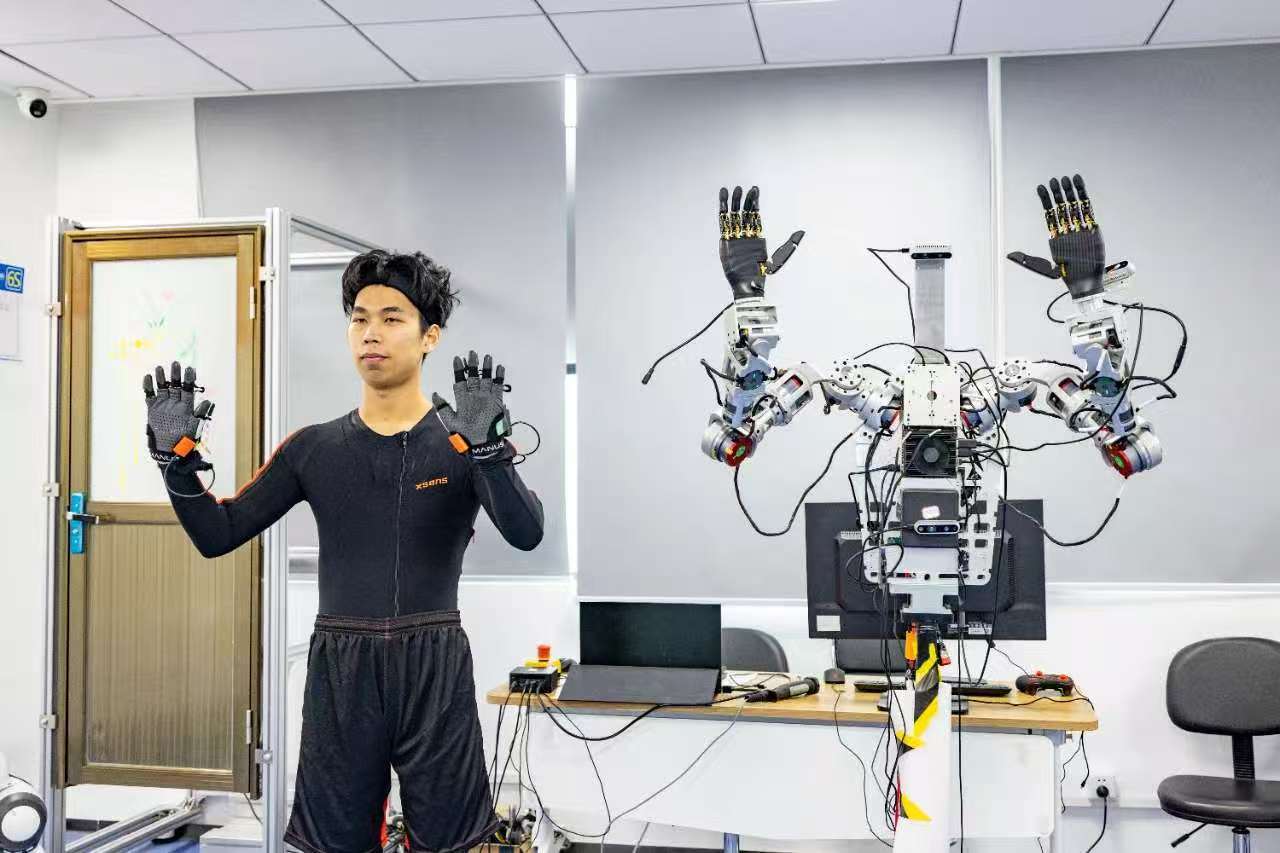 “机器人母港”启航！之江机器人产业服务港打响数贸会当头炮