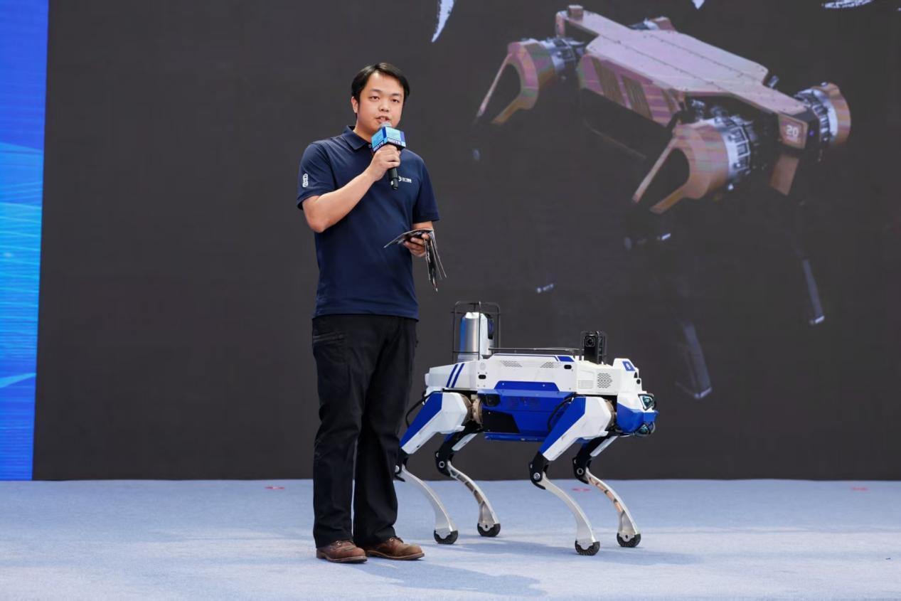 “机器人母港”启航！之江机器人产业服务港打响数贸会当头炮