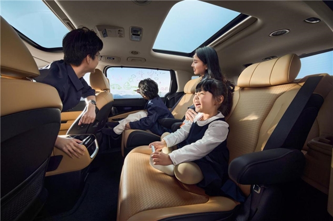 旗舰MPV再进化，26款起亚嘉华重塑家庭出行新标杆
